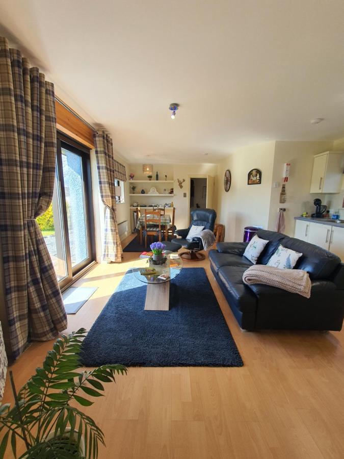 Lindas Retreats Self Catering Accommodation 1 Bedroom Cottage Or 3 Bedroom House โทมินทูล ภายนอก รูปภาพ