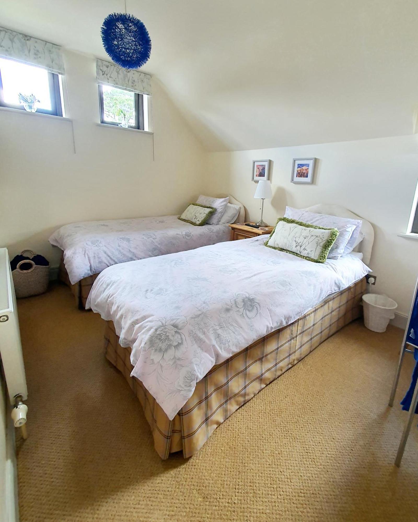 Lindas Retreats Self Catering Accommodation 1 Bedroom Cottage Or 3 Bedroom House โทมินทูล ภายนอก รูปภาพ